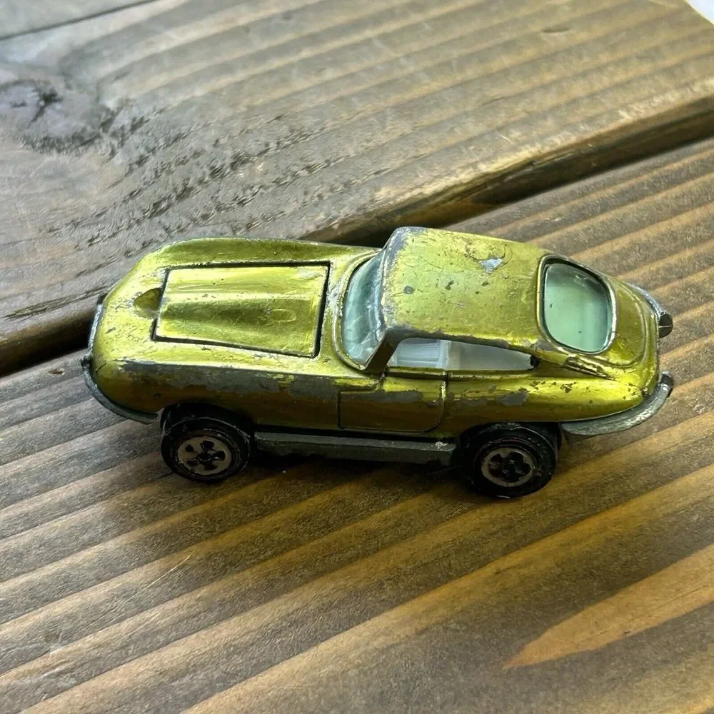 Johnny Lightning 1960s‎ Greenish Gold Metallic Custom XKE Topper